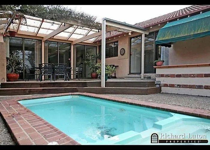 Felicity Peaceful Home Stay Canberra