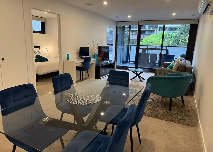Midnight Luxe 2Br 2Bath 2Car 230 In The Heart Of Braddon Pool Gym Sauna Canberra