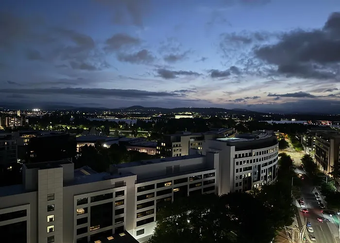 Manhattan Luxe Views L14 Pool Spa Gym 1Br 1 Bath 1 Secure Parking Central City Canberra