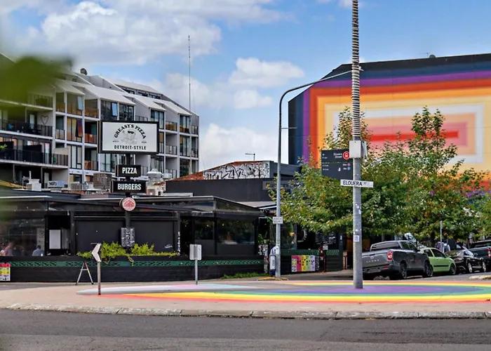 Central Braddon Retreat With Balcony & Pool Access Canberra