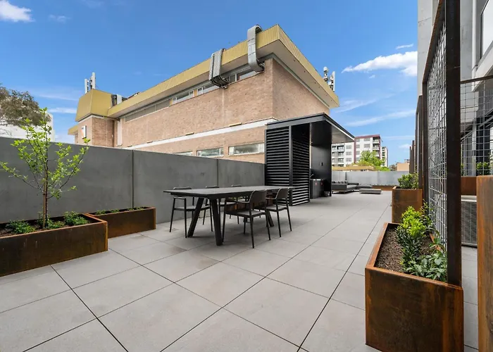 Bright Studio In Braddon With Parking Canberra
