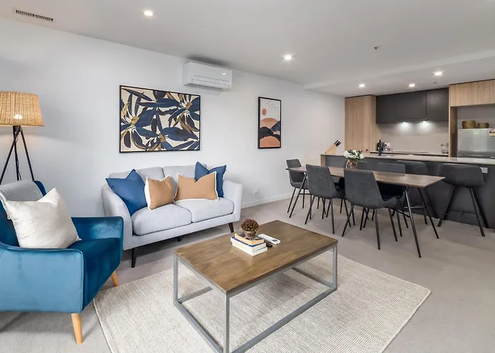 Chic 3-Bed In Central With Pool, Sauna And Gym Canberra