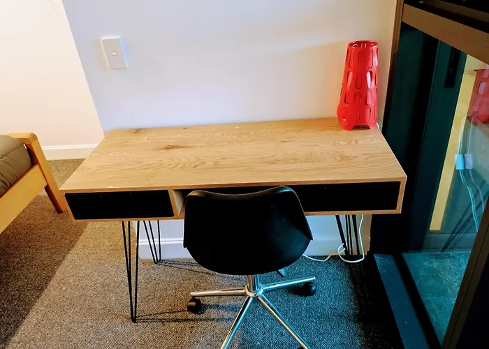 Brand New Cozy City Apartment With Balcony, Free Parking, Gym, Pool And Workspace Canberra