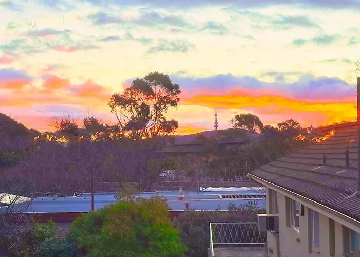 Spacious 2Br Apt In Canberra City Centre Bbq/ Pool