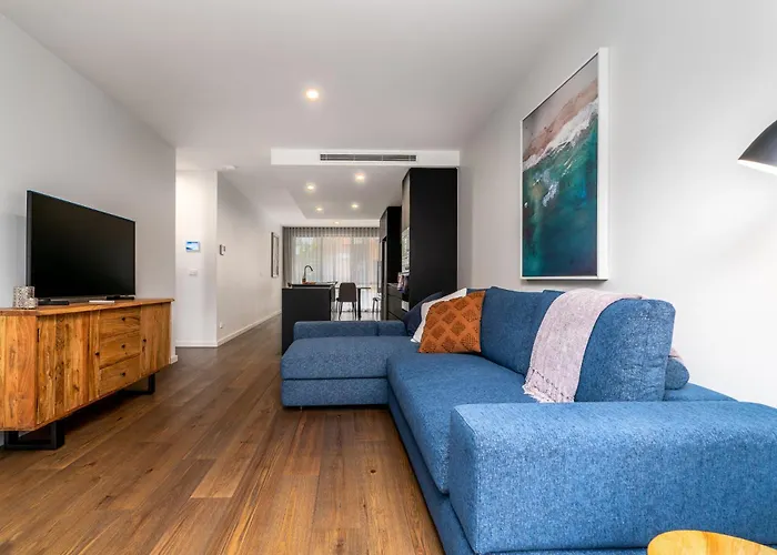 Contemporary Tri-Level Apt In A Prime Central Spot - Hosted By Canstay Canberra