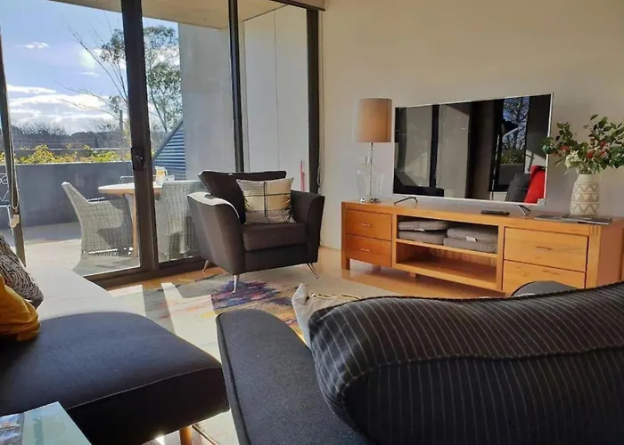 Modern Apartment - Prime Location With Heated Pool - Hosted By Canstay Canberra