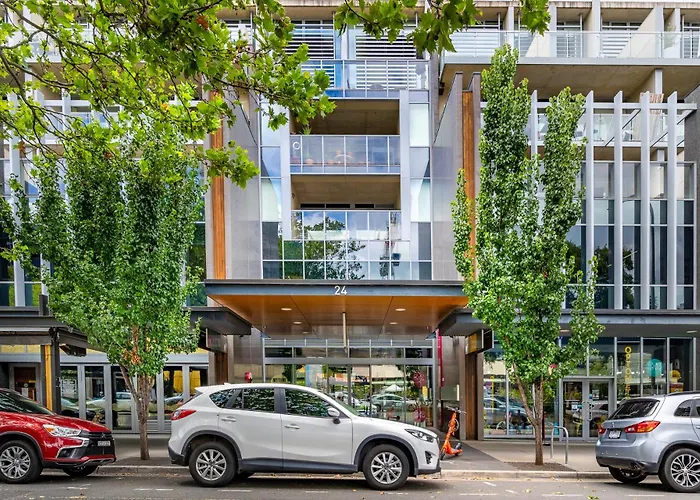 Bright Loft-Style Apartment With Gorgeous View - Hosted By Canstay Canberra