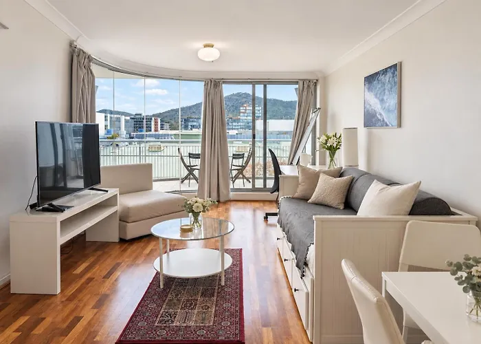 Dana-Central Apartment With Mount Ainslie Views Canberra