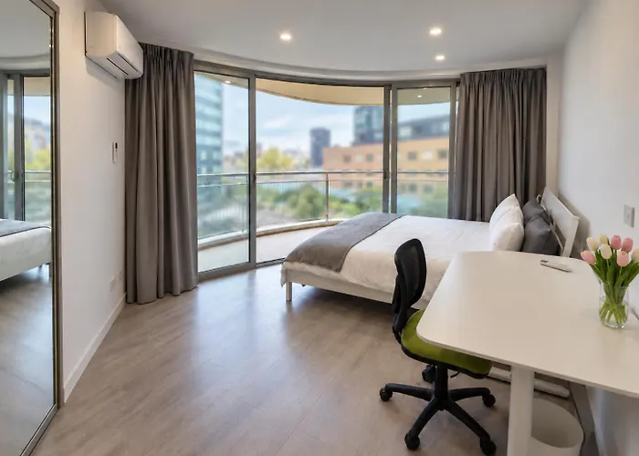 Dana-Spacious Private Room In Shared 2-Bedroom Apartment-2 Canberra