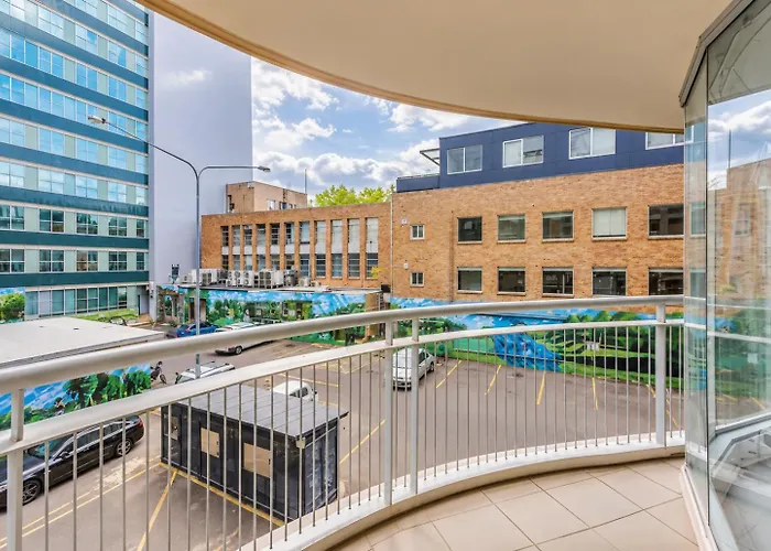 Dana-Spacious Private Room In Shared 2-Bedroom Apartment-1 Canberra
